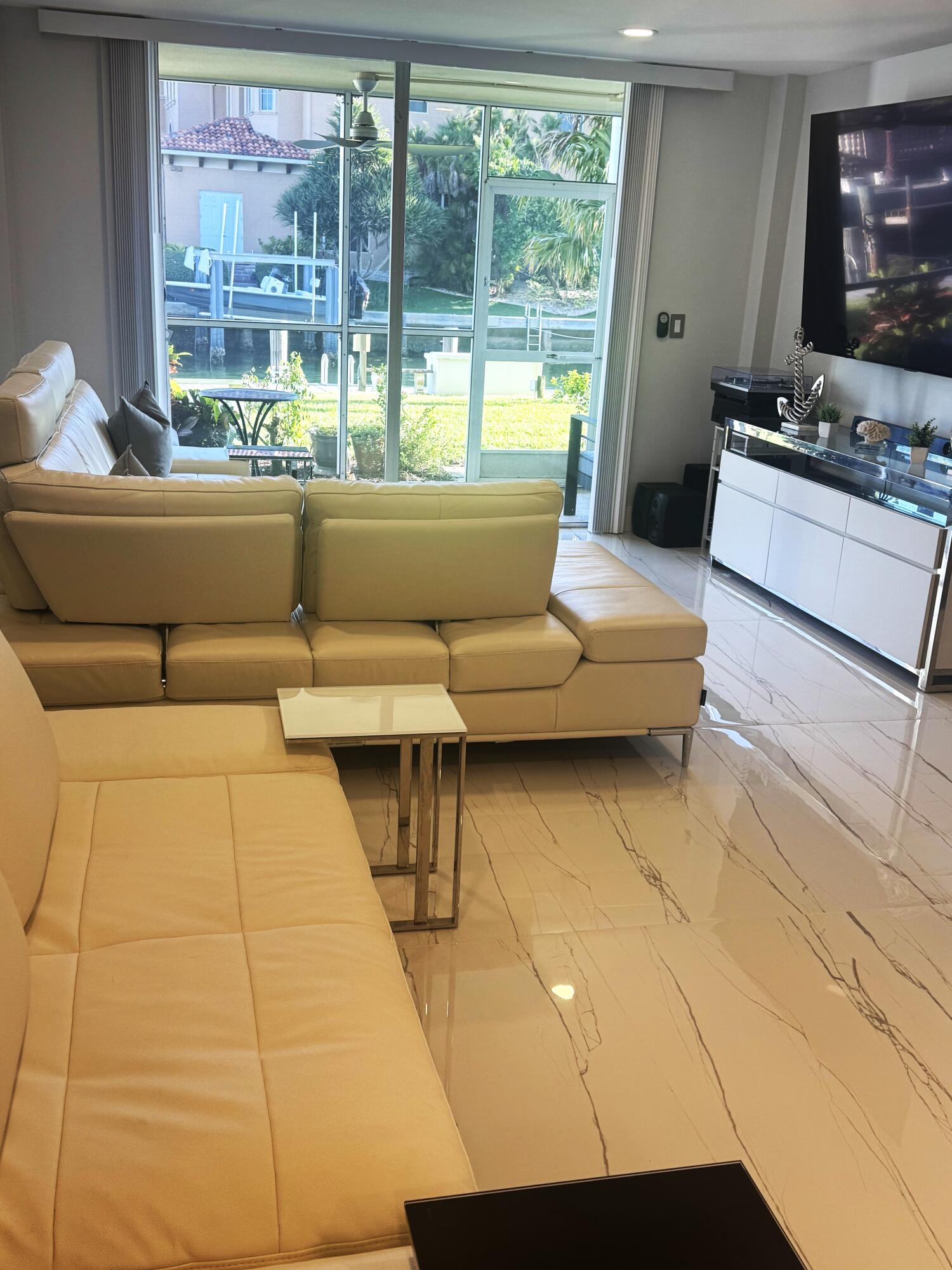 PARADISE HARBOUR CONDO - Residential