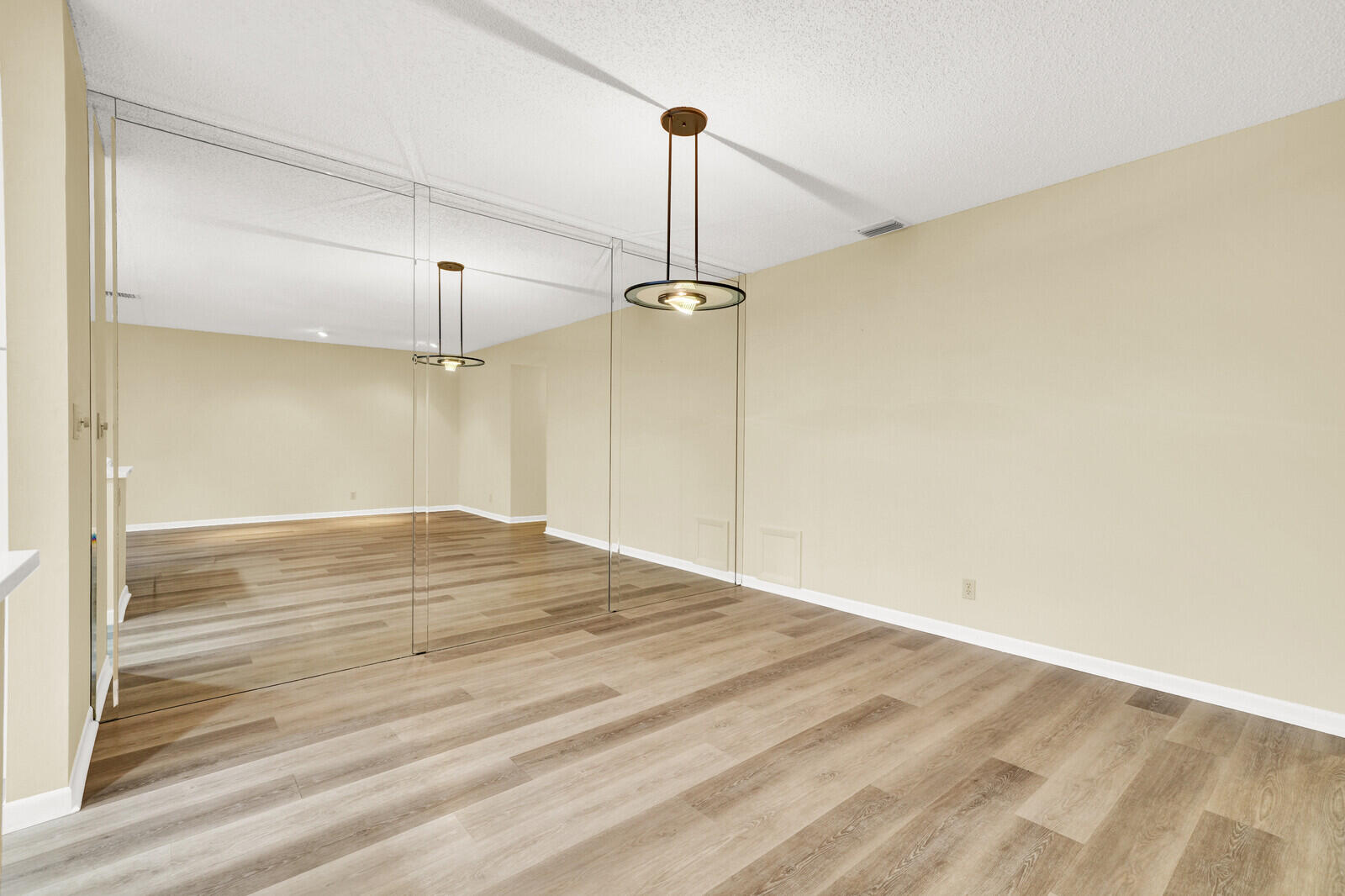 HIGH POINT OF DELRAY WEST CONDO SEC 3 - Residential