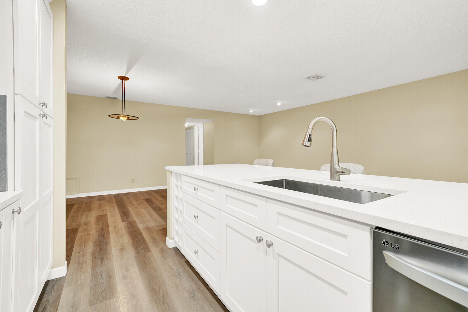 HIGH POINT OF DELRAY WEST CONDO SEC 3 - Residential