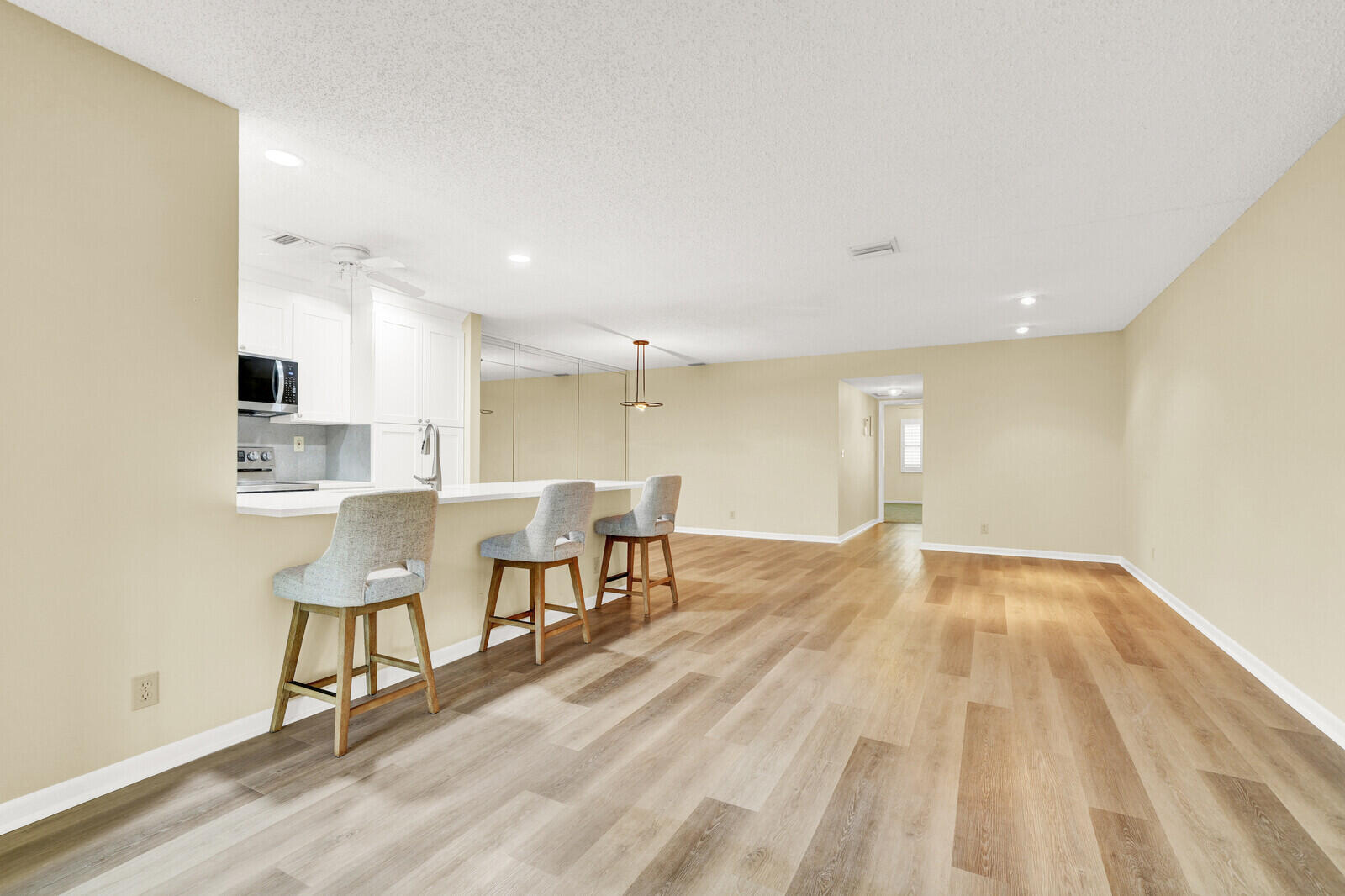 HIGH POINT OF DELRAY WEST CONDO SEC 3 - Residential