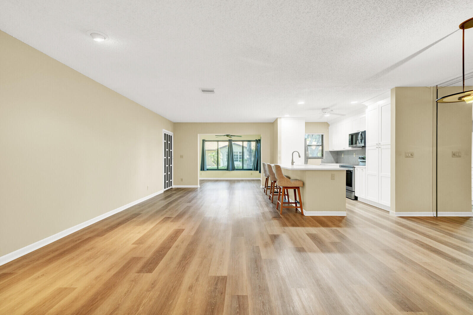 HIGH POINT OF DELRAY WEST CONDO SEC 3 - Residential