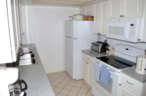 LAURELWOOD SUB UNIT 4 - Residential