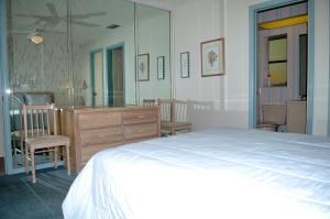 LAURELWOOD SUB UNIT 4 - Residential