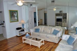 LAURELWOOD SUB UNIT 4 - Residential