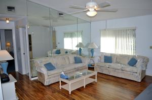 LAURELWOOD SUB UNIT 4 - Residential