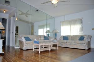 LAURELWOOD SUB UNIT 4 - Residential