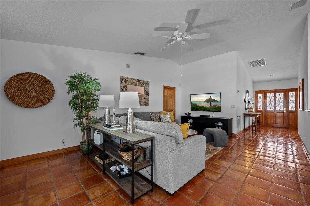 OLYMPUS - Residential Lease