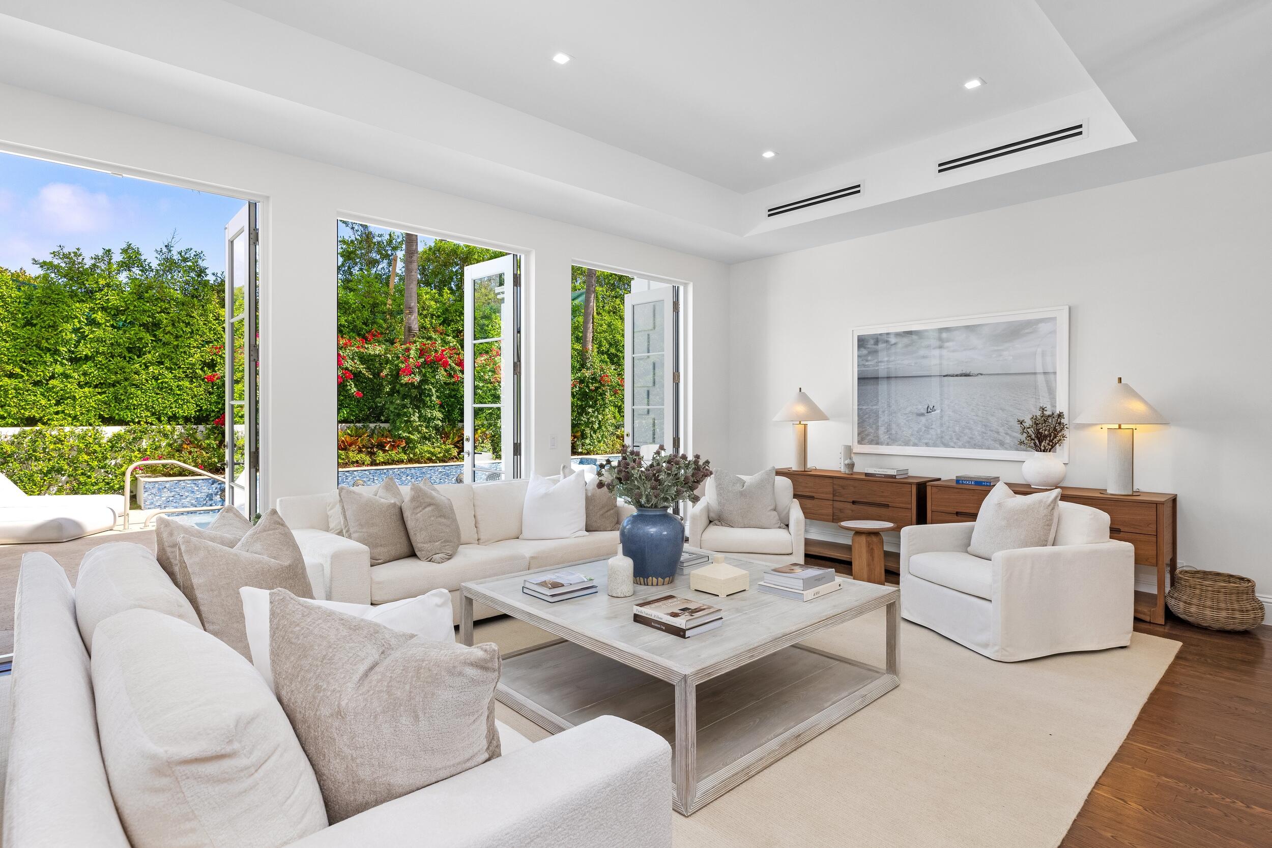 VIA VIZCAYA - Residential