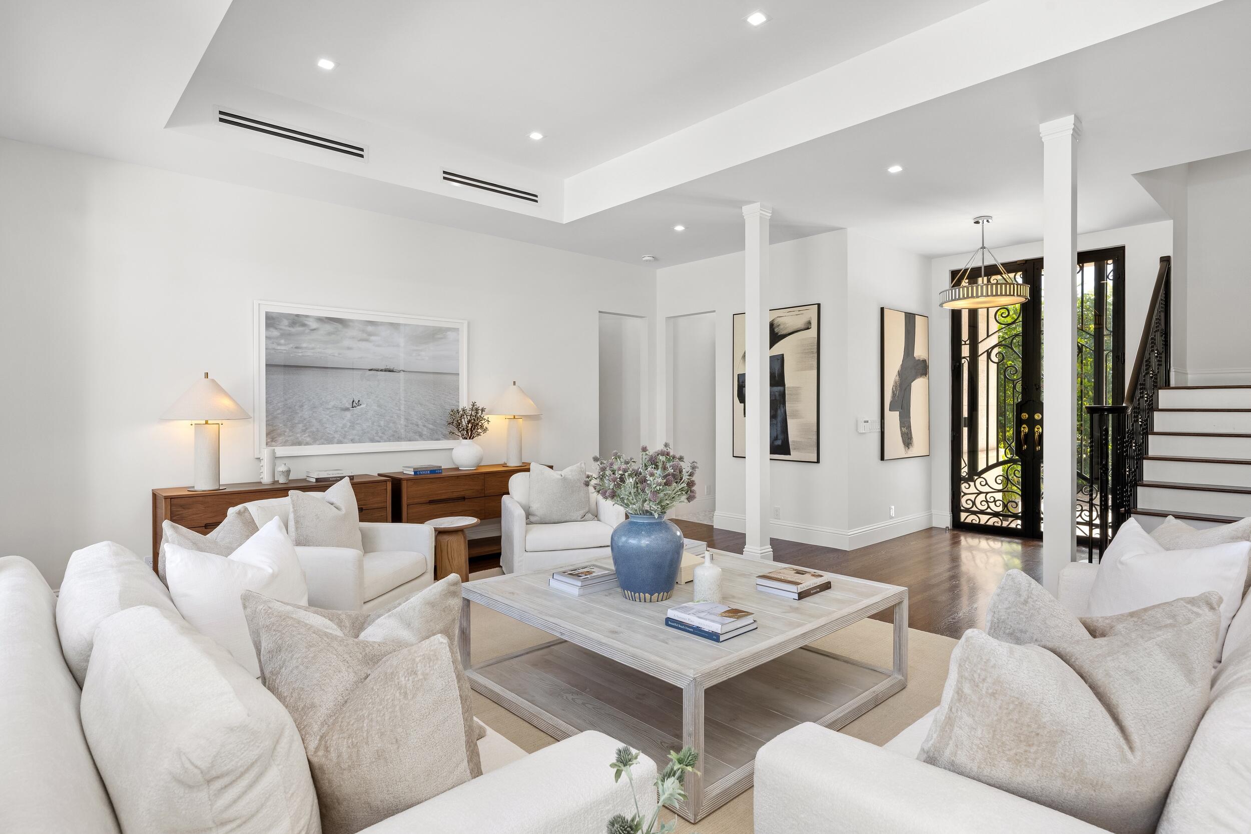 VIA VIZCAYA - Residential