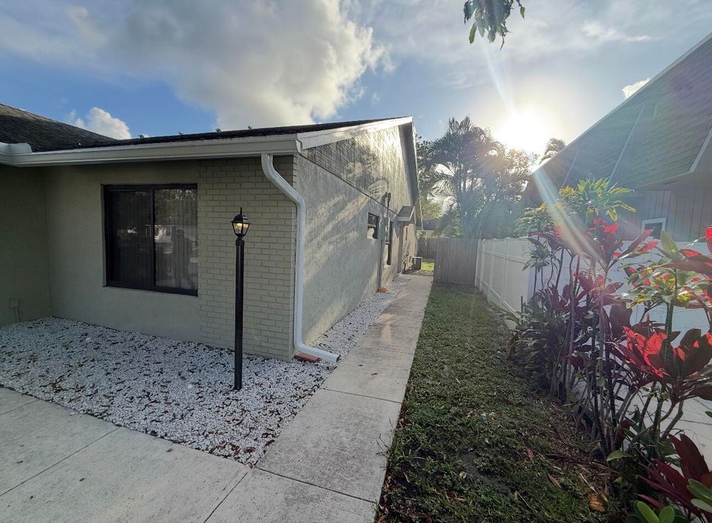 Photo of 9083 W Highland Pines Drive #9083, Palm Beach Gardens, FL 33418 (MLS # B26031003)
