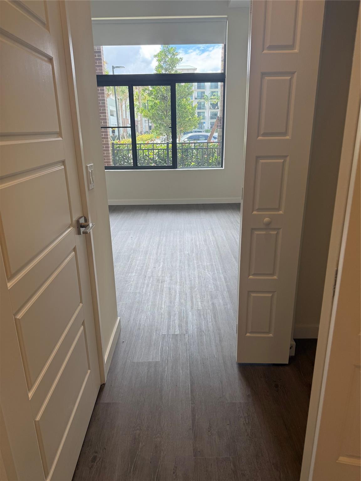 American Express Tr 82-35 - Residential Lease