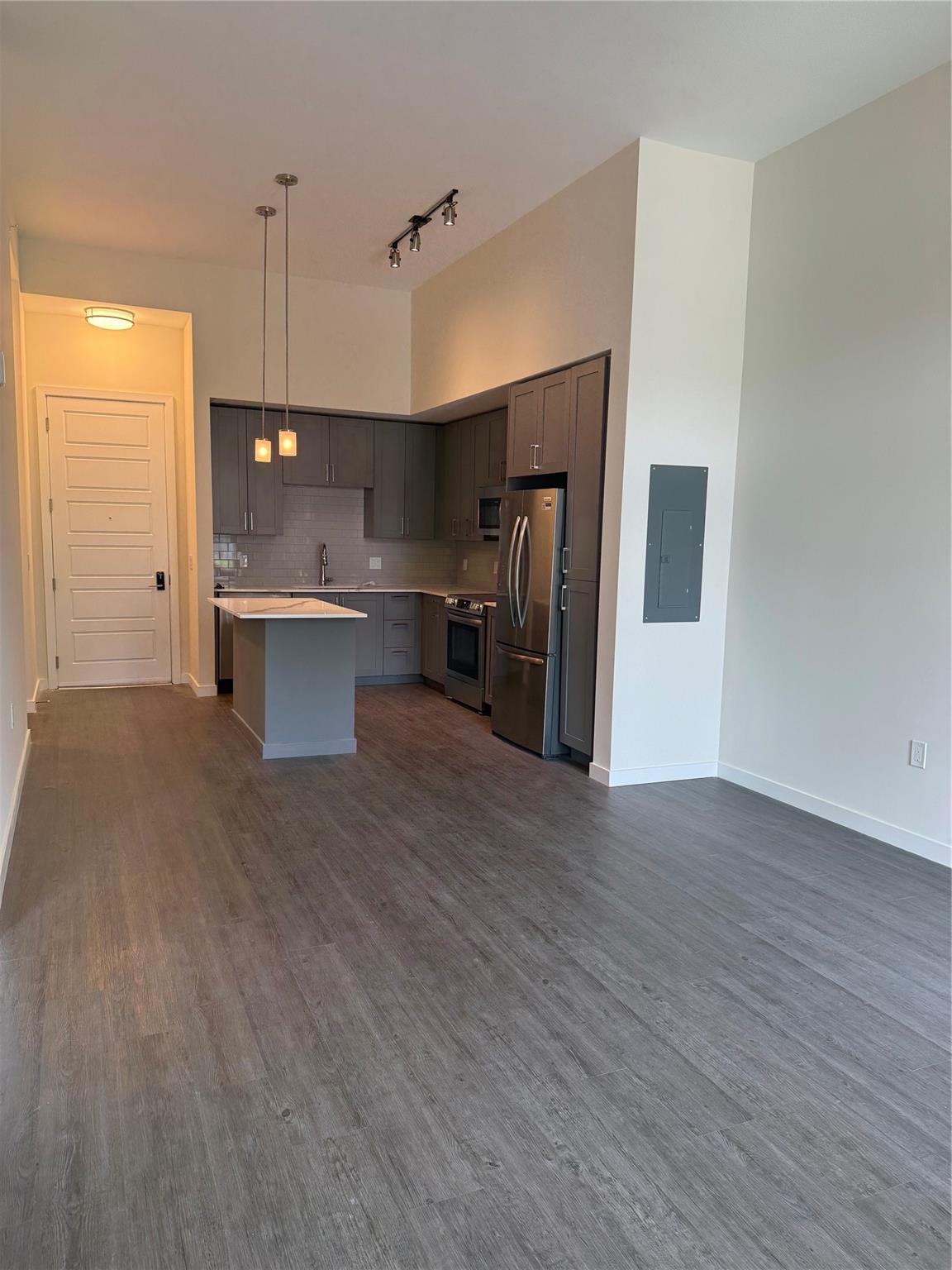 American Express Tr 82-35 - Residential Lease