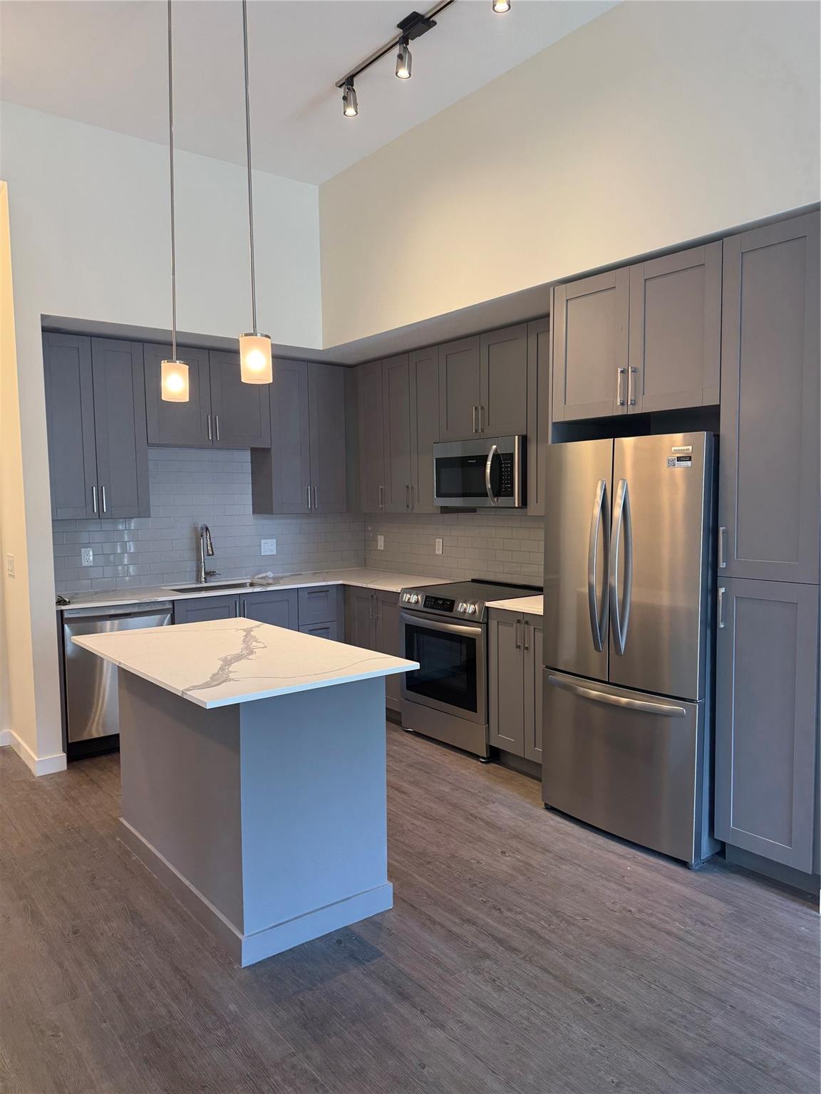 American Express Tr 82-35 - Residential Lease