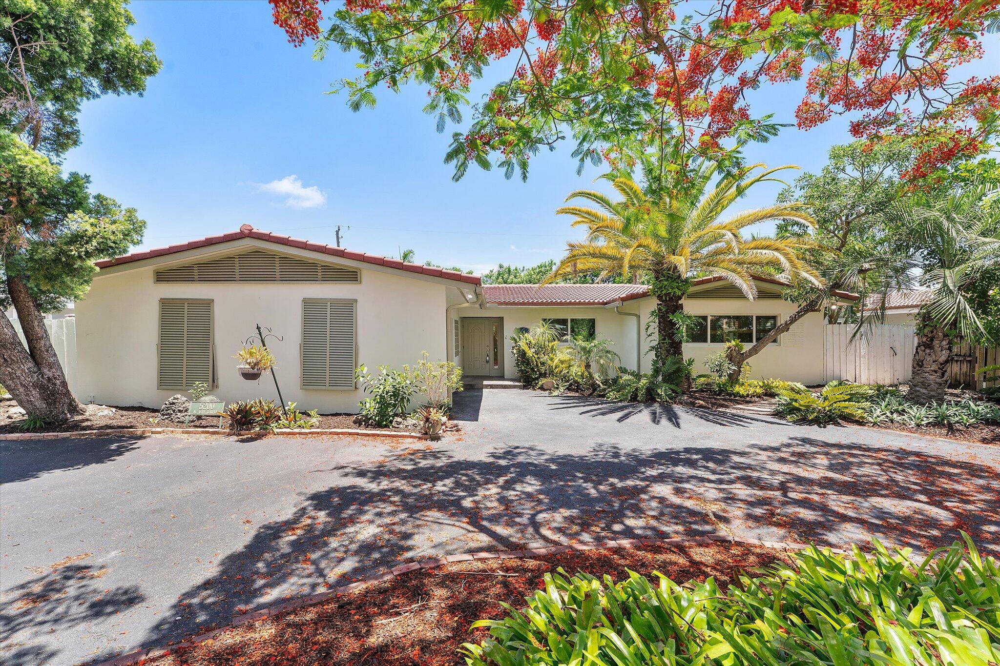 5200 NE 18th Terrace