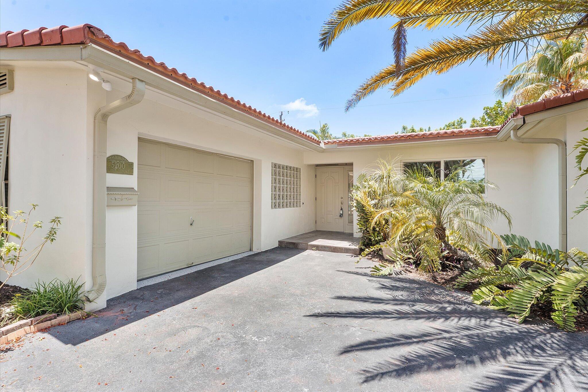5200 NE 18th Terrace