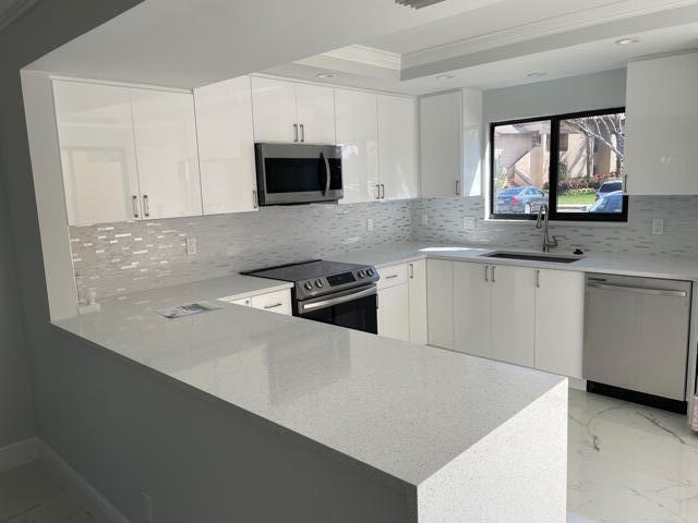 GLENEAGLES CONDO IV - Residential