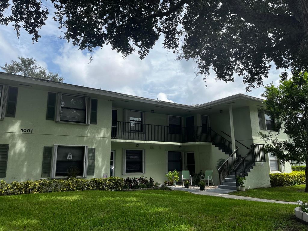 Photo of 1001 Sabal Ridge Circle #G, Palm Beach Gardens, FL 33418 (MLS # R11068478)