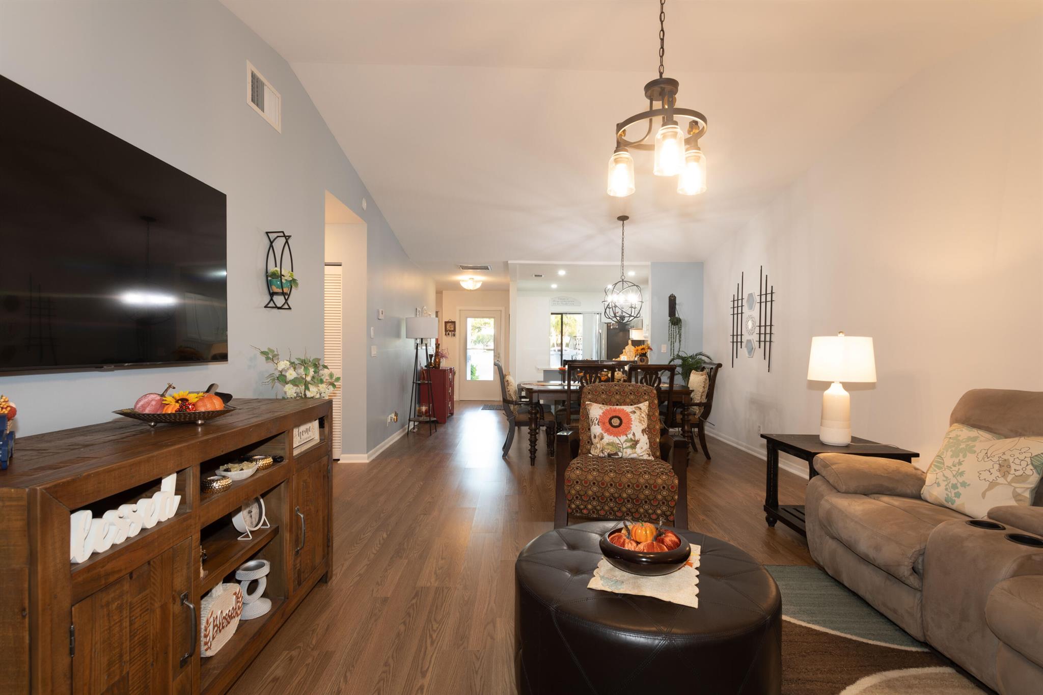 ARBOURS OF THE PALM BEACH - Residential