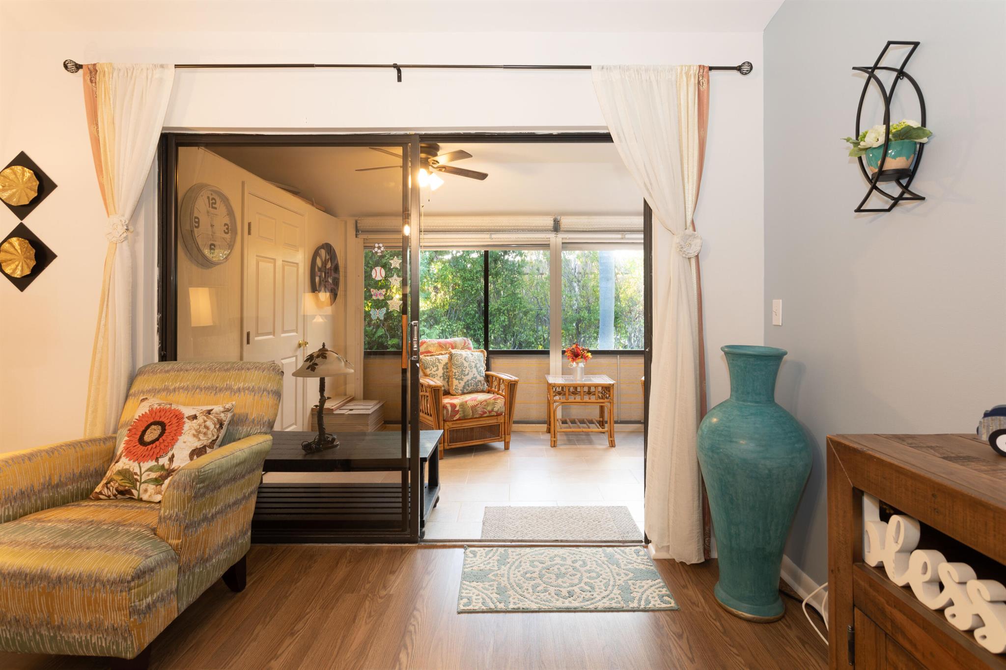 ARBOURS OF THE PALM BEACH - Residential