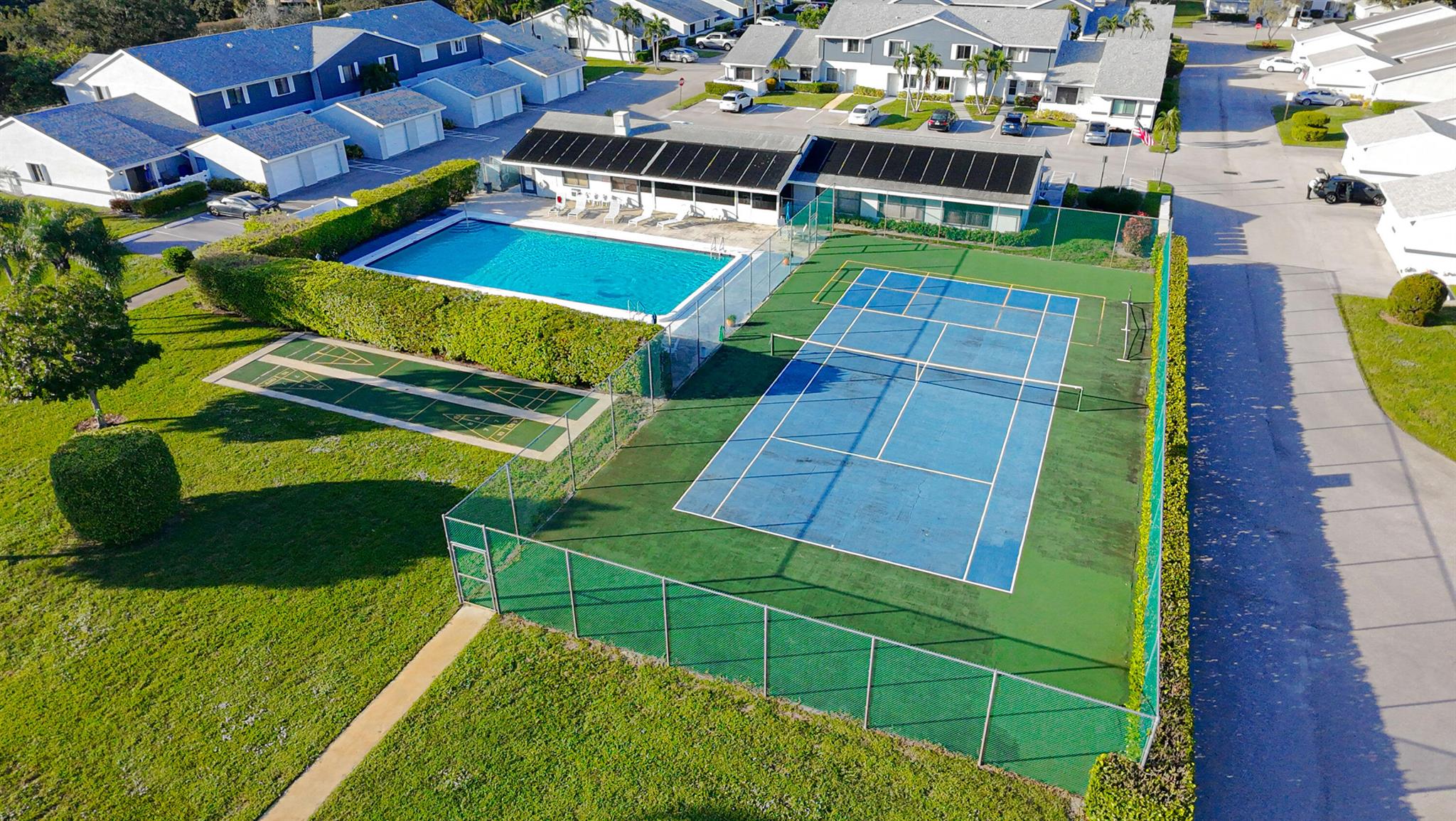 ARBOURS OF THE PALM BEACH - Residential