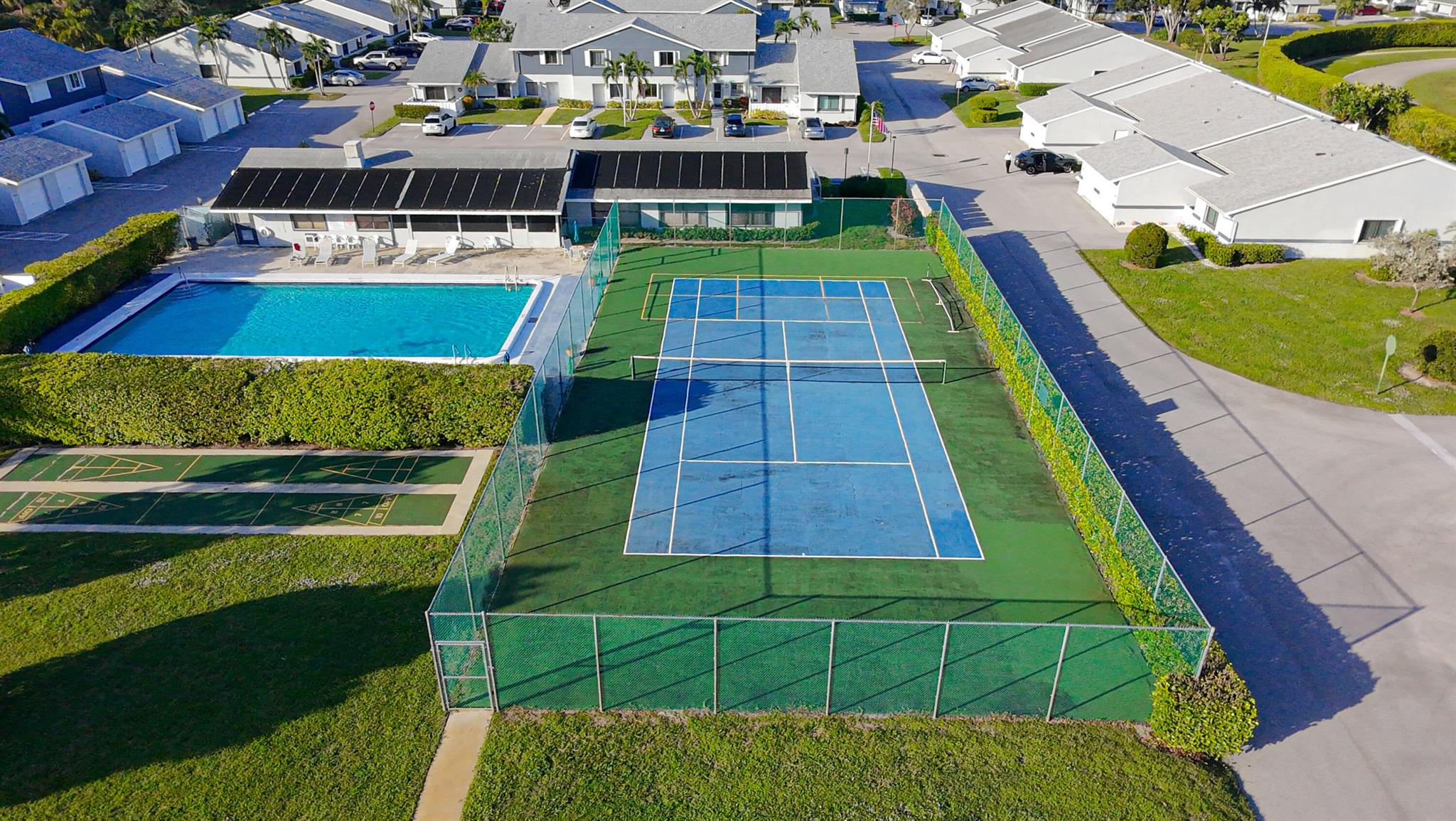 ARBOURS OF THE PALM BEACH - Residential