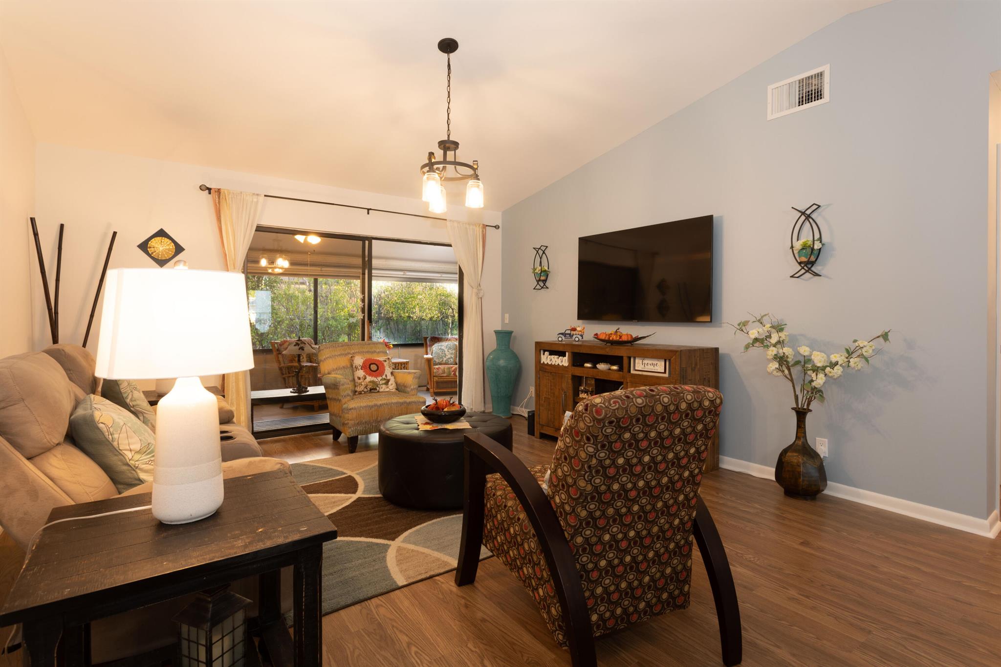 ARBOURS OF THE PALM BEACH - Residential