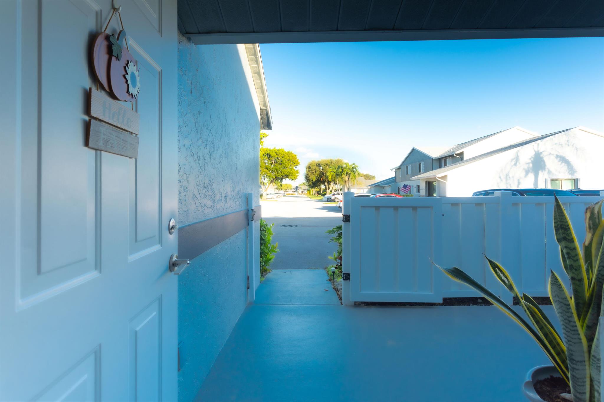 ARBOURS OF THE PALM BEACH - Residential