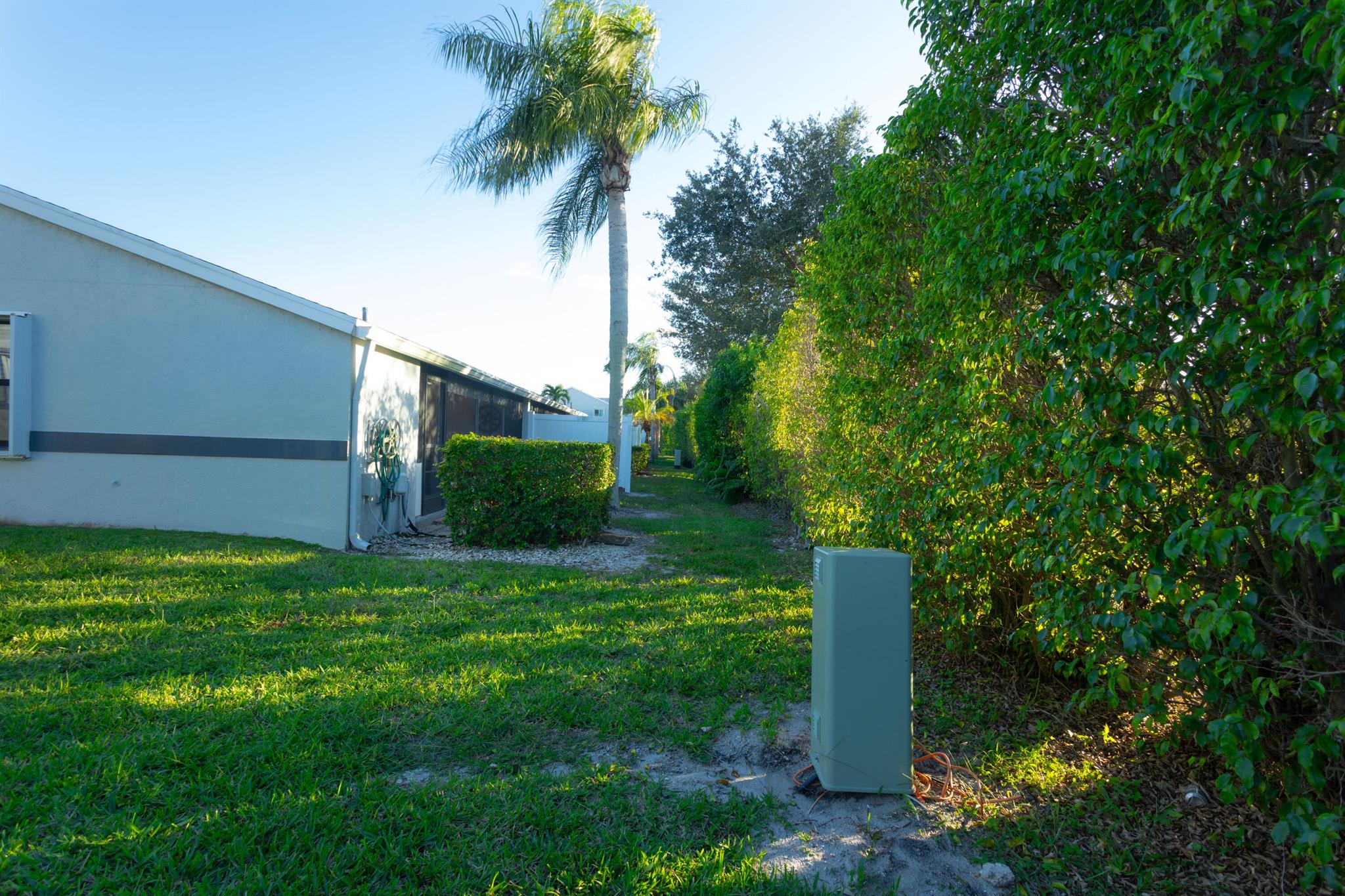 ARBOURS OF THE PALM BEACH - Residential