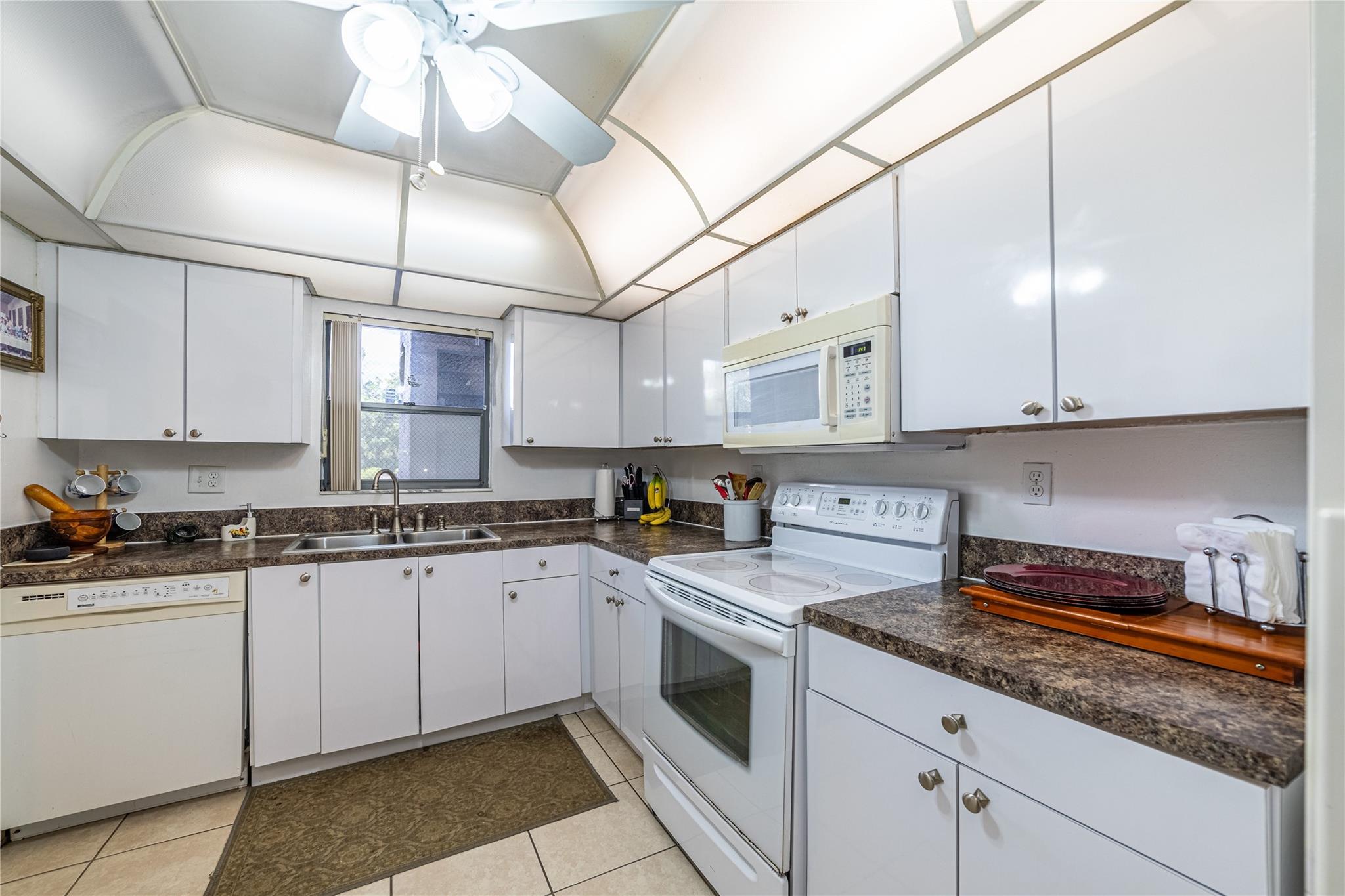 5900 NW 44th St 115