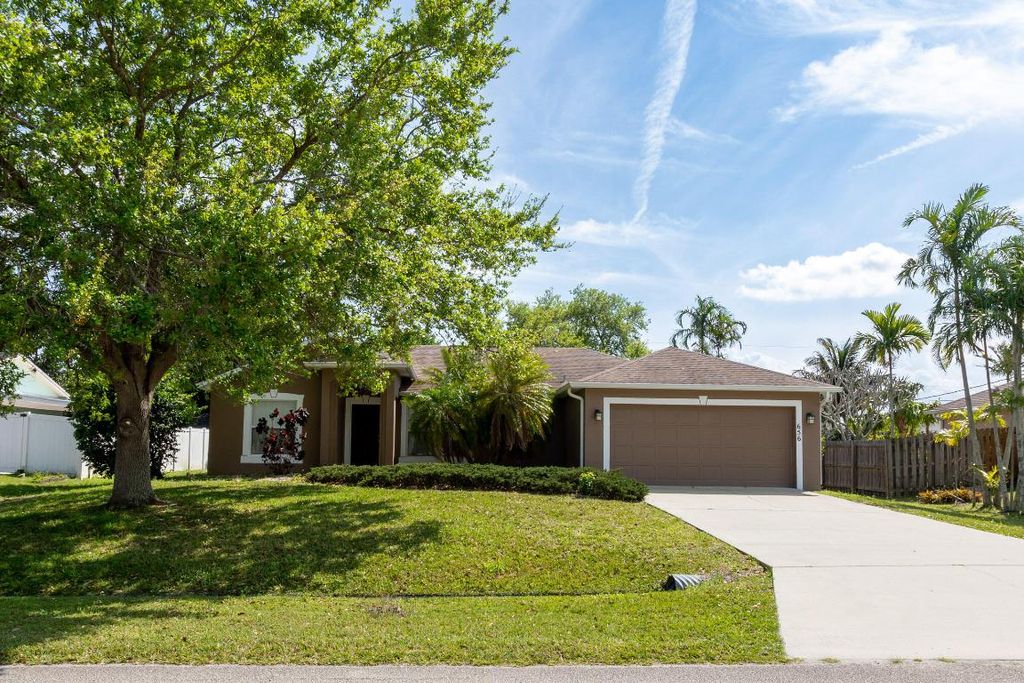 Photo of 656 SW Lucero Drive, Port Saint Lucie, FL 34983 (MLS # R10969436)