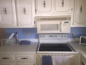 COUNTRY MANORS - Residential