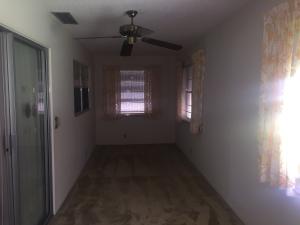 COUNTRY MANORS - Residential