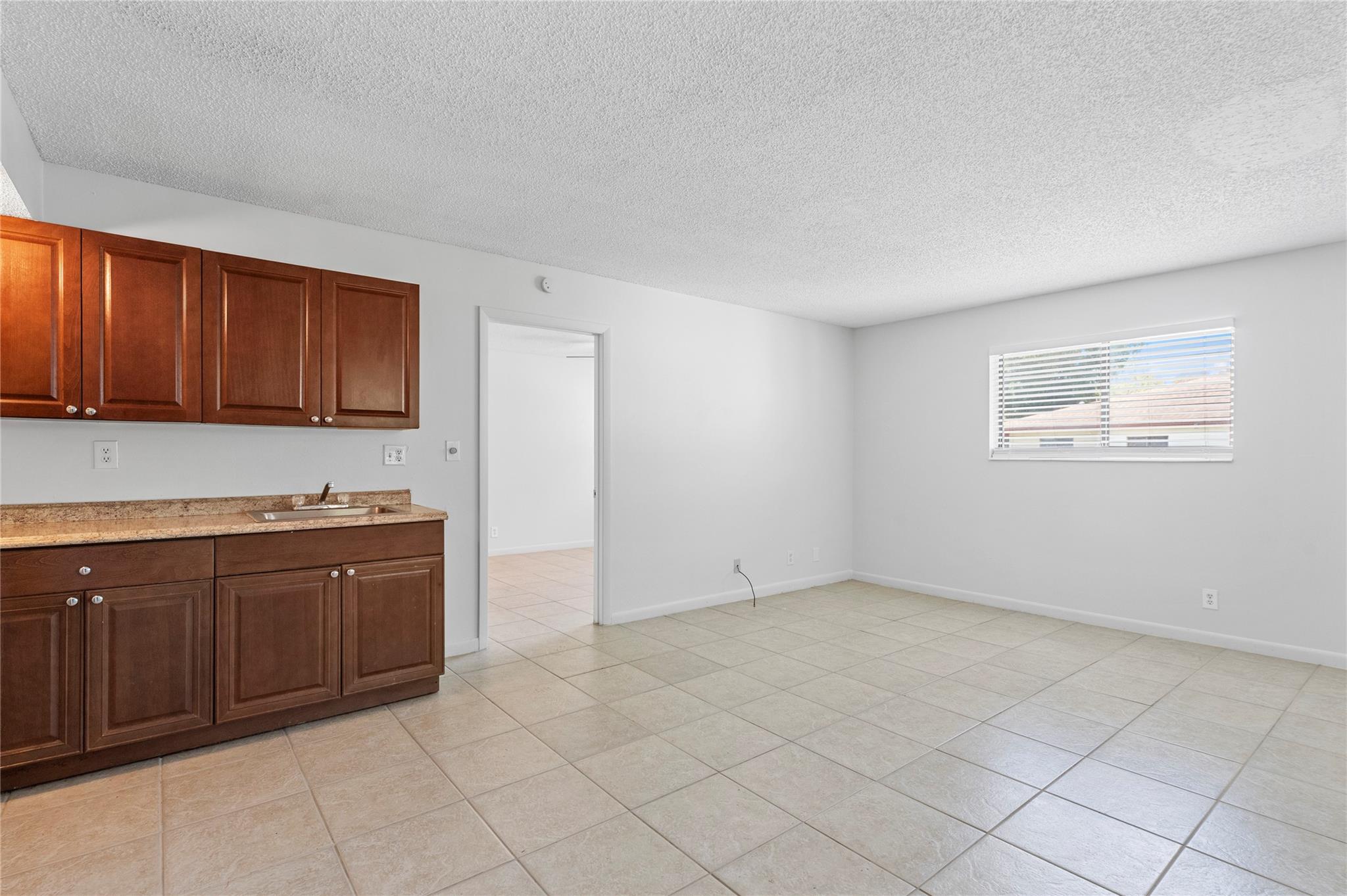 2082 NW 43rd Ter 8