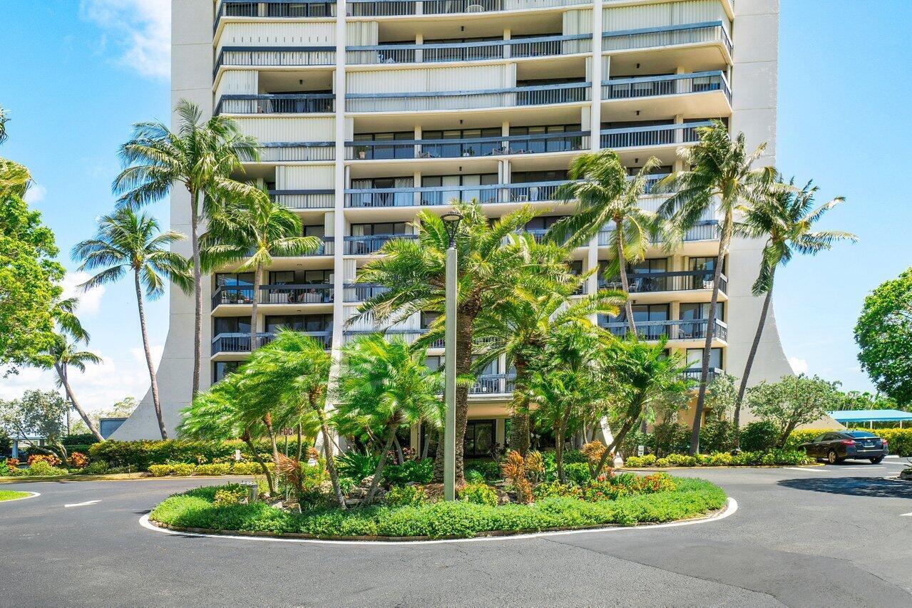 LANDS OF THE PRESIDENT CONDO 3 - Residential Lease