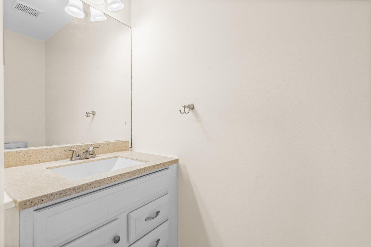 SANDALFOOT COVE SEC 12 - Residential Lease