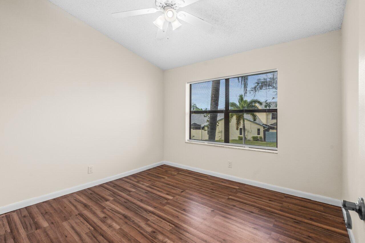 SANDALFOOT COVE SEC 12 - Residential Lease