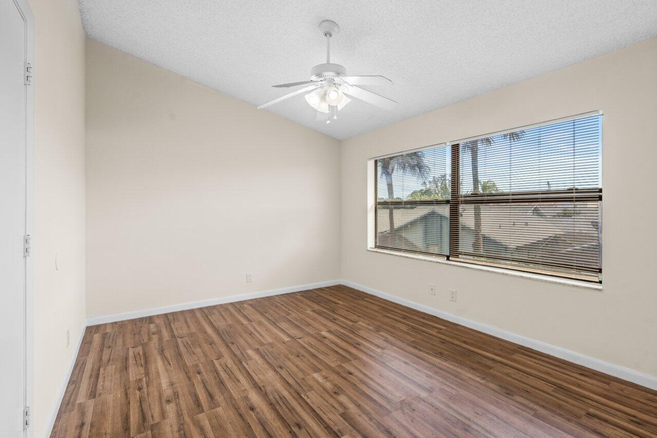 SANDALFOOT COVE SEC 12 - Residential Lease