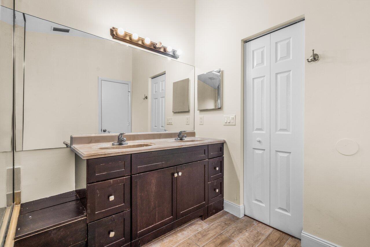 SANDALFOOT COVE SEC 12 - Residential Lease