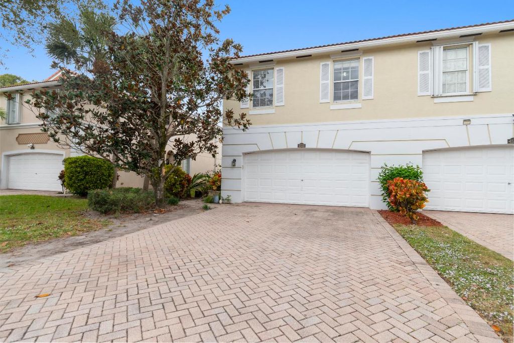 Photo of 4535 Thornwood Circle, Palm Beach Gardens, FL 33418 (MLS # R11134680)