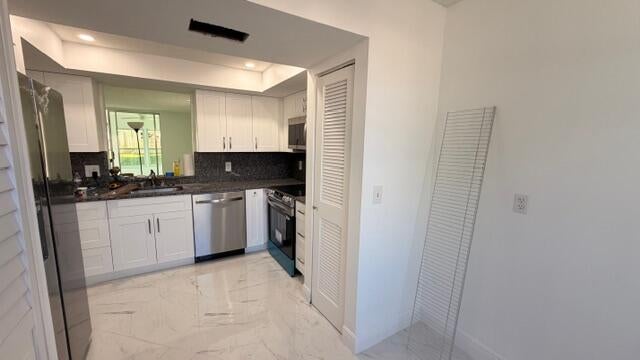 Photo of 9 WILLOWBROOK Lane #102, Delray Beach, FL 33446 (MLS # B26081469)