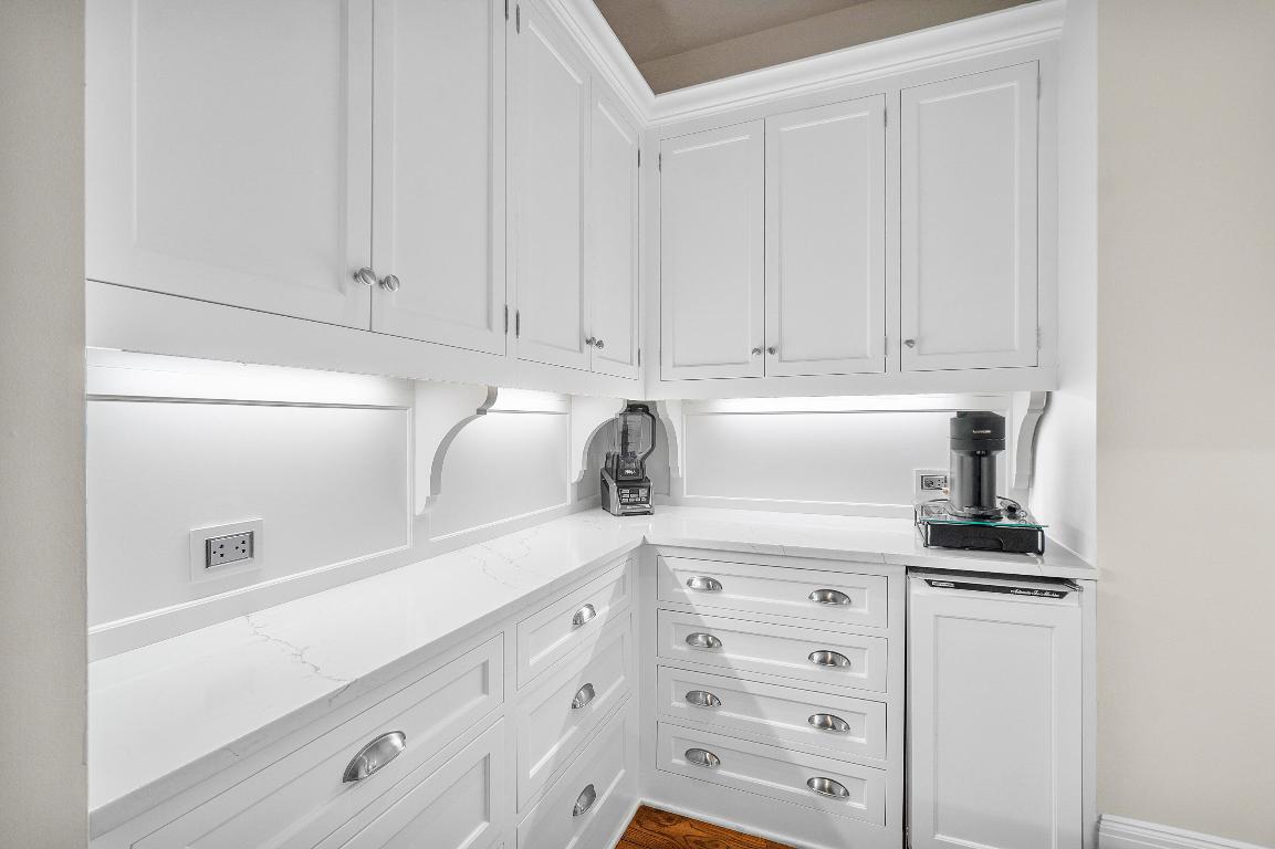 FOXE CHASE - Residential