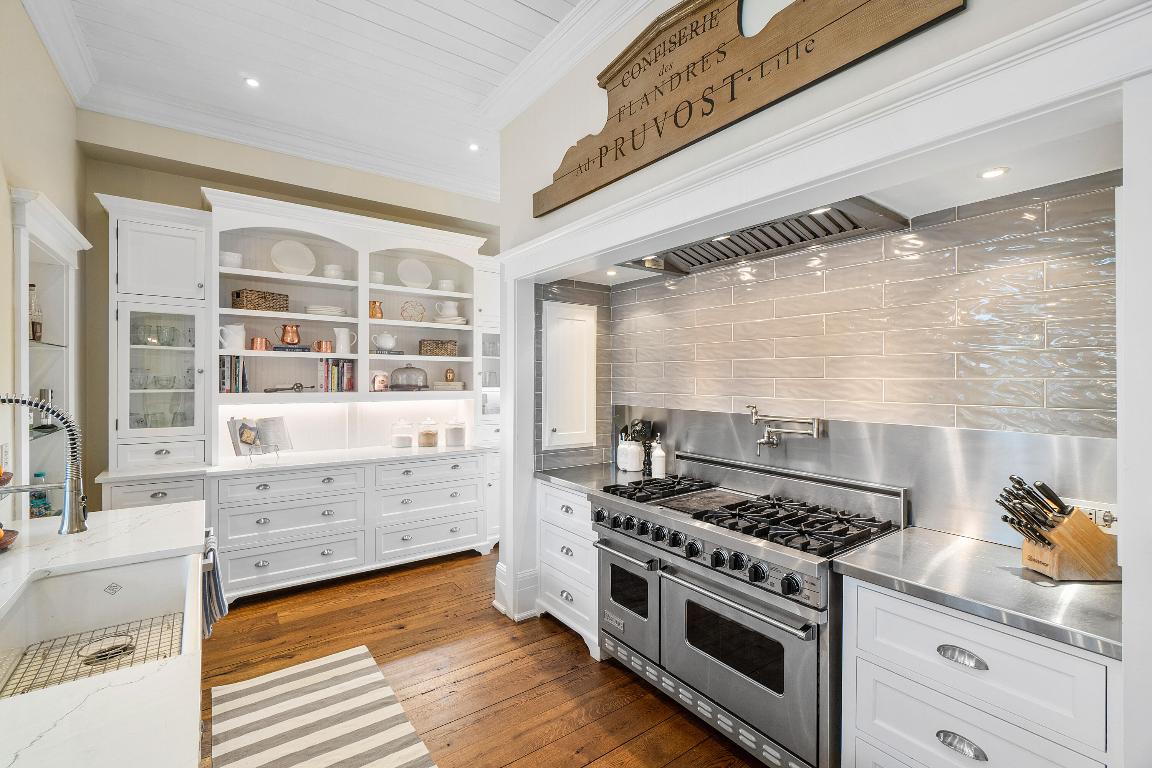 FOXE CHASE - Residential