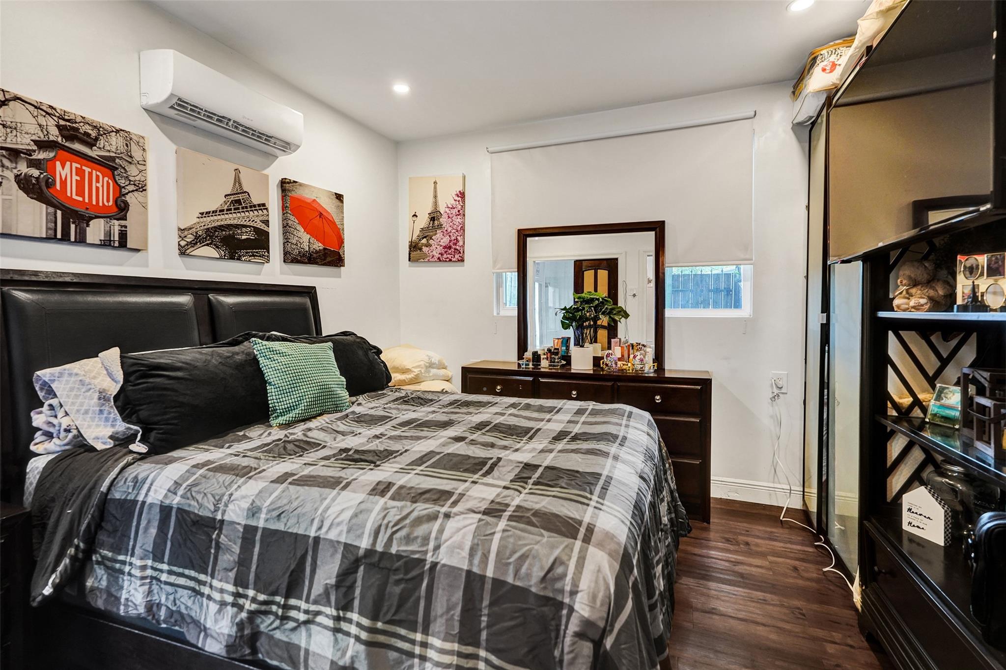 RIVERSIDE NO 3 - Residential