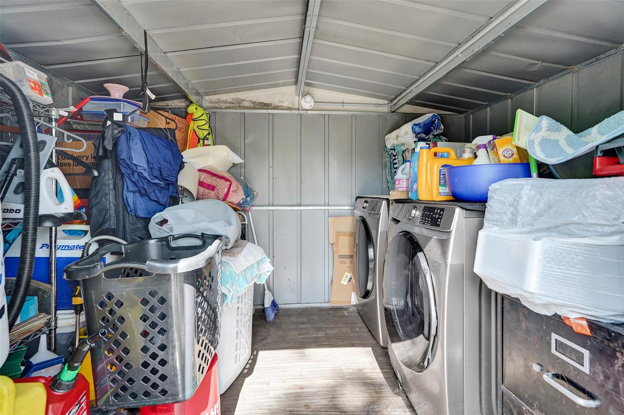 RIVERSIDE NO 3 - Residential