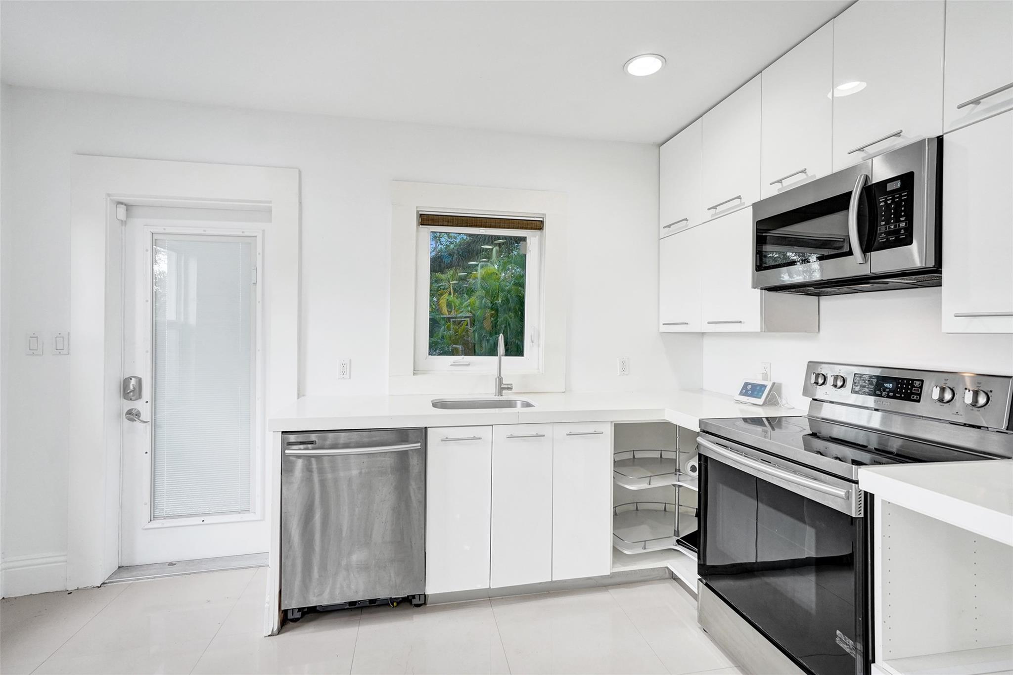 RIVERSIDE NO 3 - Residential