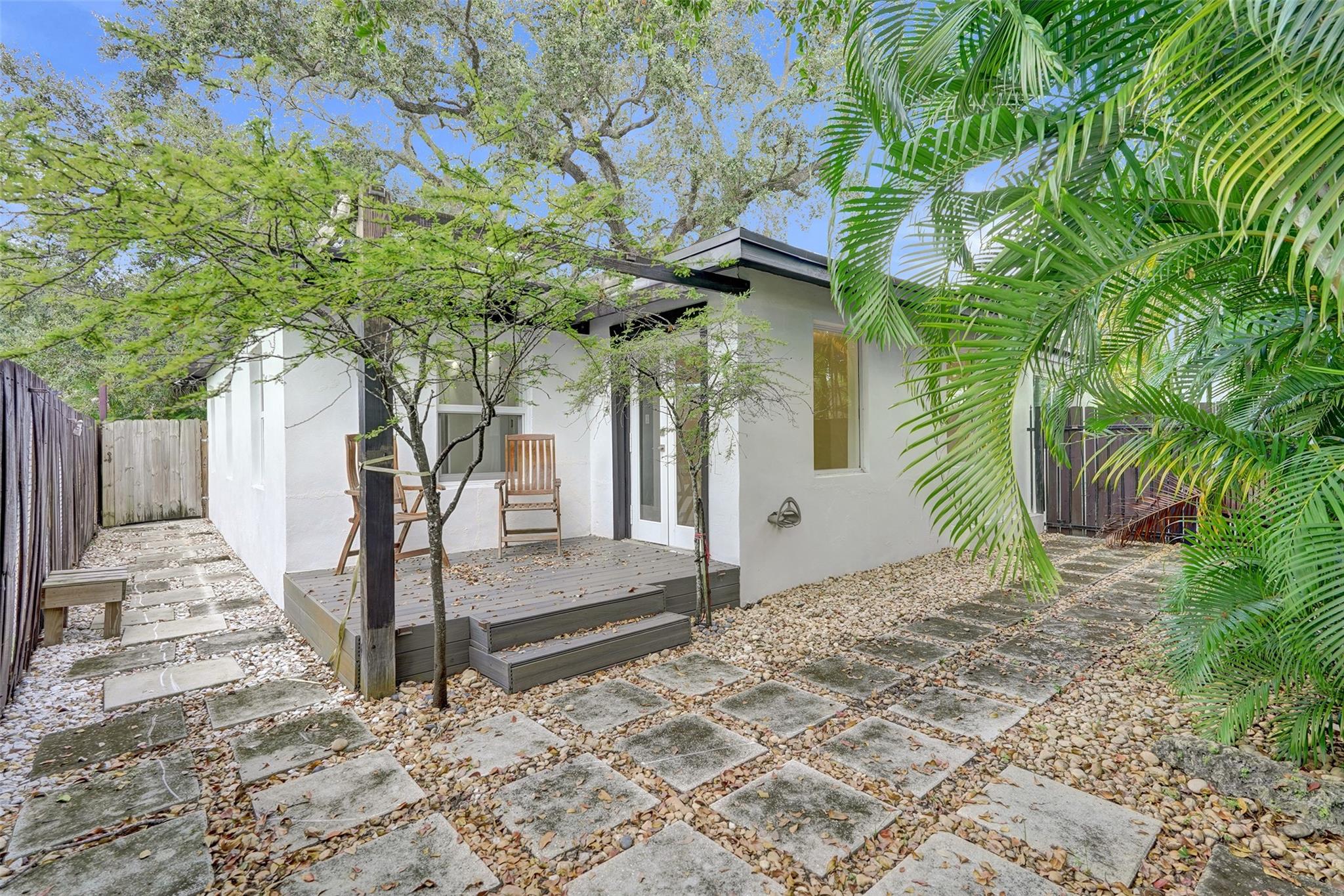 RIVERSIDE NO 3 - Residential