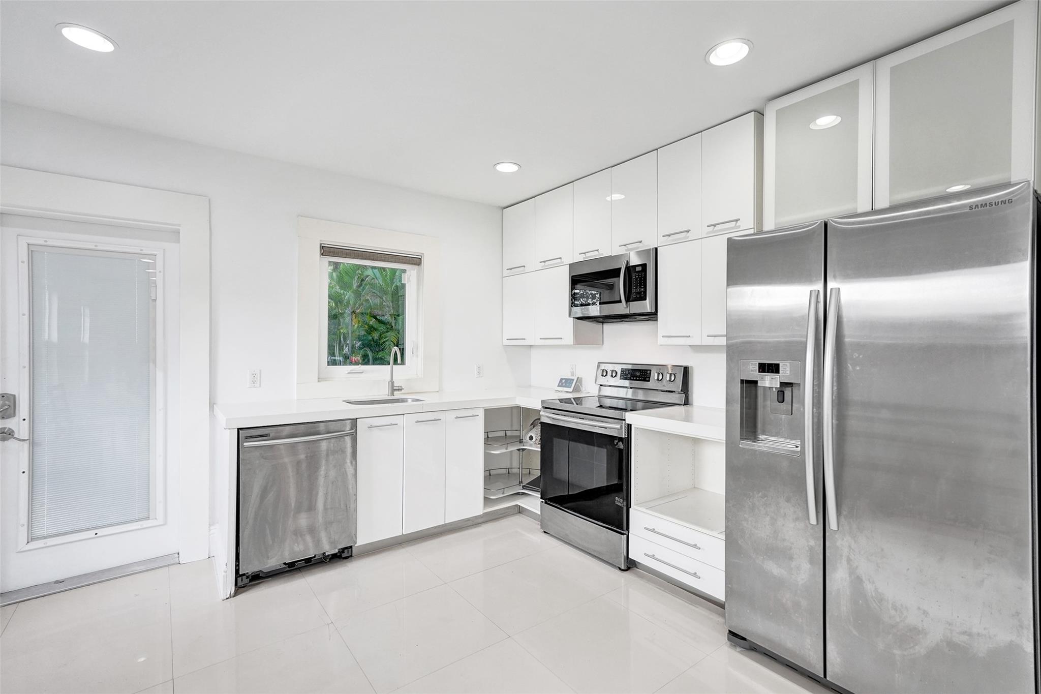 RIVERSIDE NO 3 - Residential