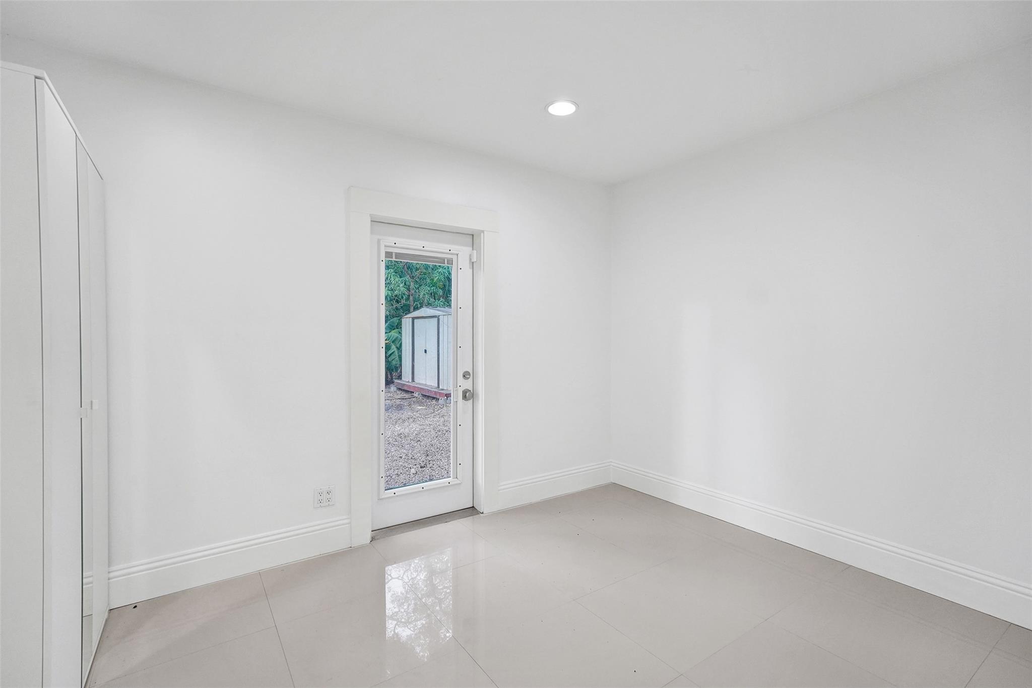 RIVERSIDE NO 3 - Residential