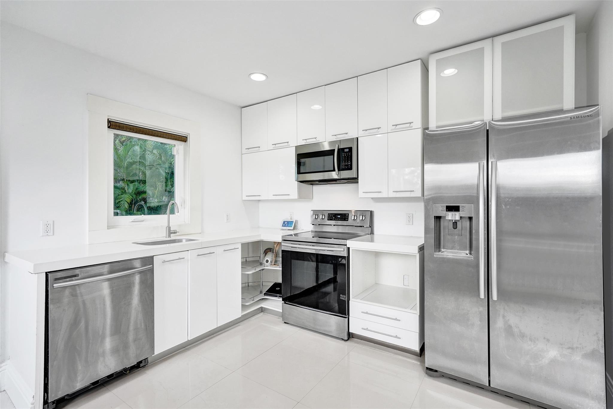 RIVERSIDE NO 3 - Residential