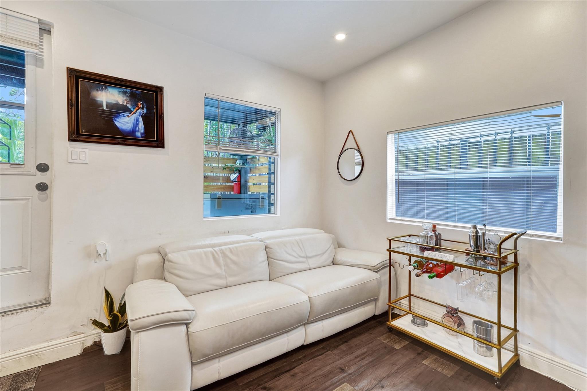 RIVERSIDE NO 3 - Residential